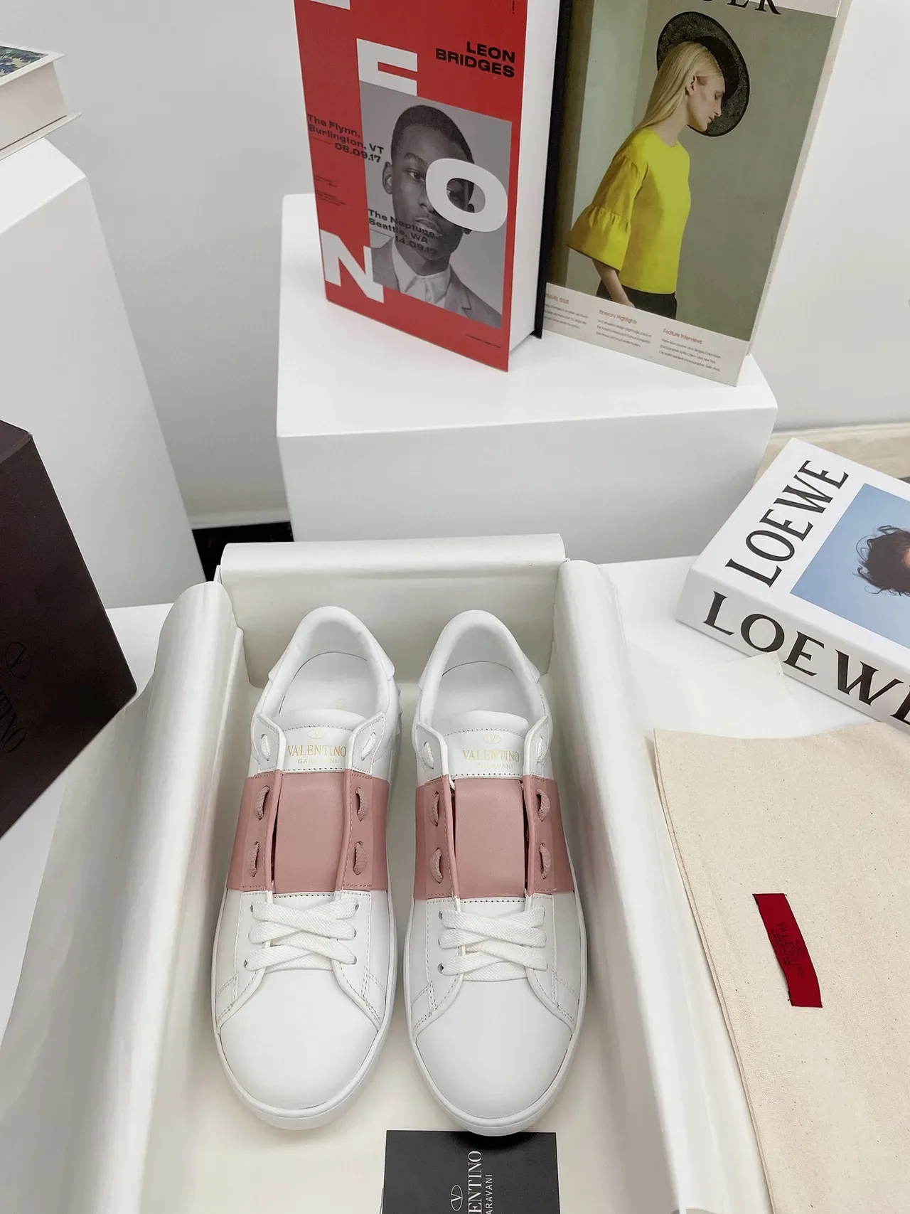 Valentino Rockstud Bride Blanche et Rose Lifestyle Sneakers 8