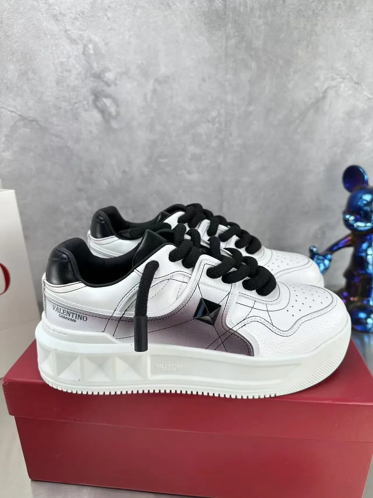 Valentino Rockstud White Black Pyramid Stud Lifestyle Sneakers 8