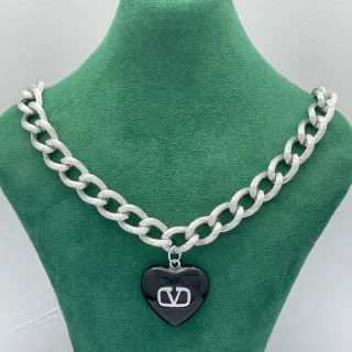 Valentino VLogo Corazón Collar Negro Esmaltado Cadena de Plata