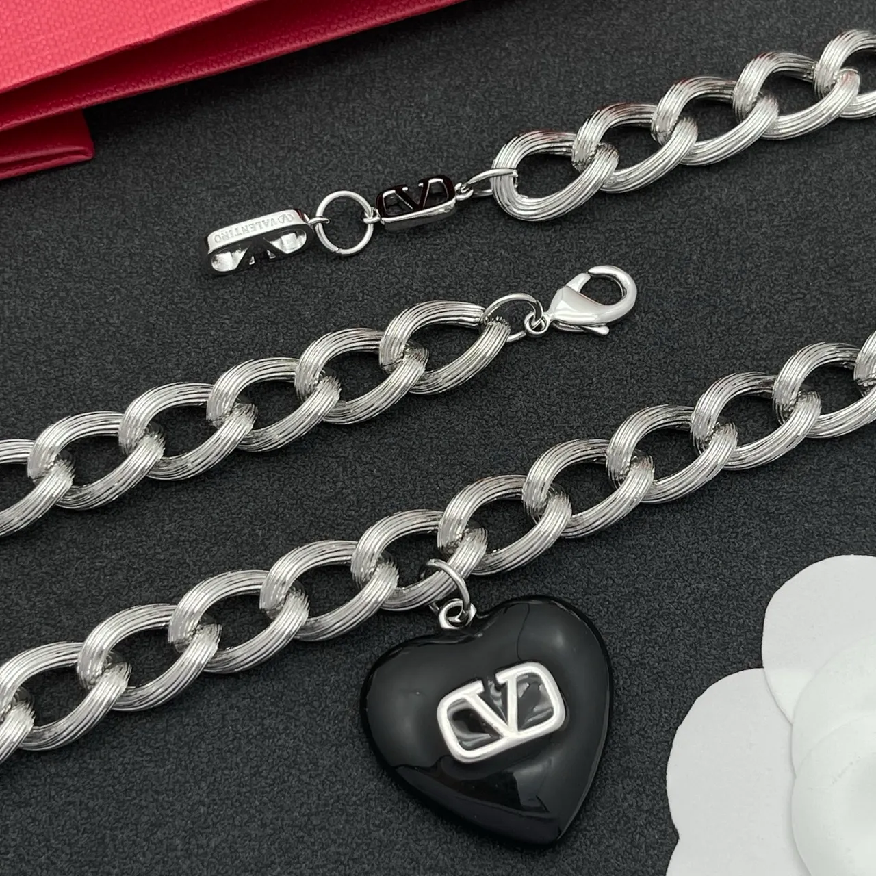 Valentino VLogo Coração Colar Preto Esmaltado Corrente de Prata 5