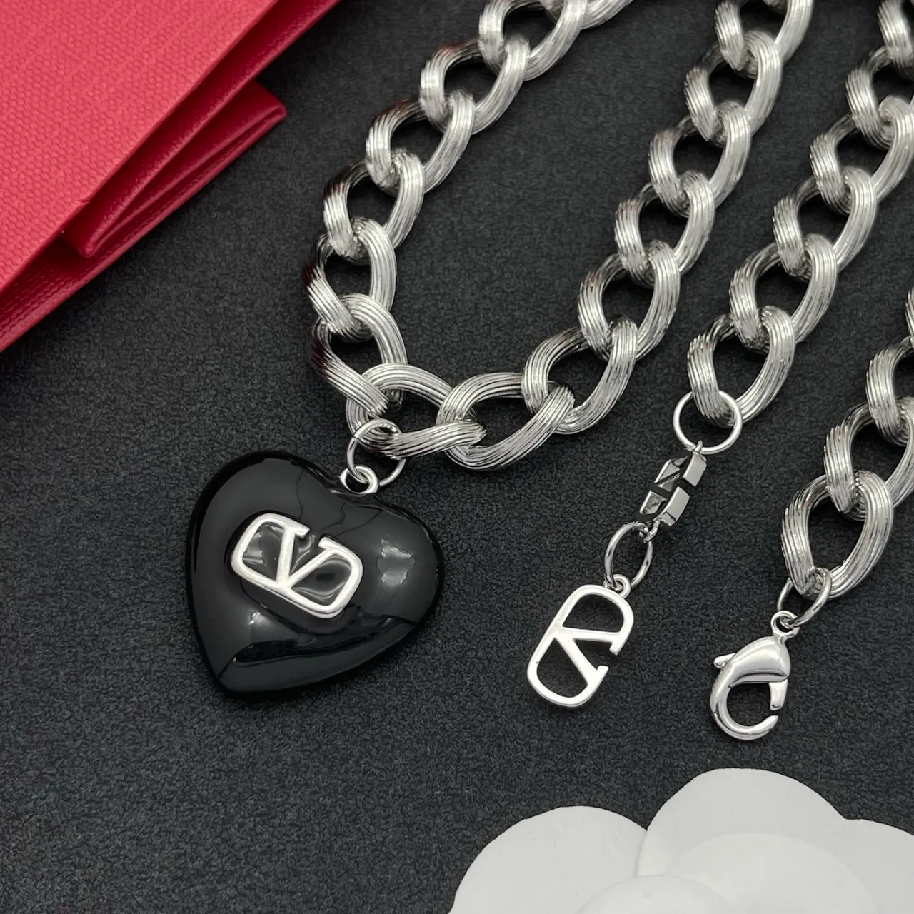 Valentino VLogo Coração Colar Preto Esmaltado Corrente de Prata 6