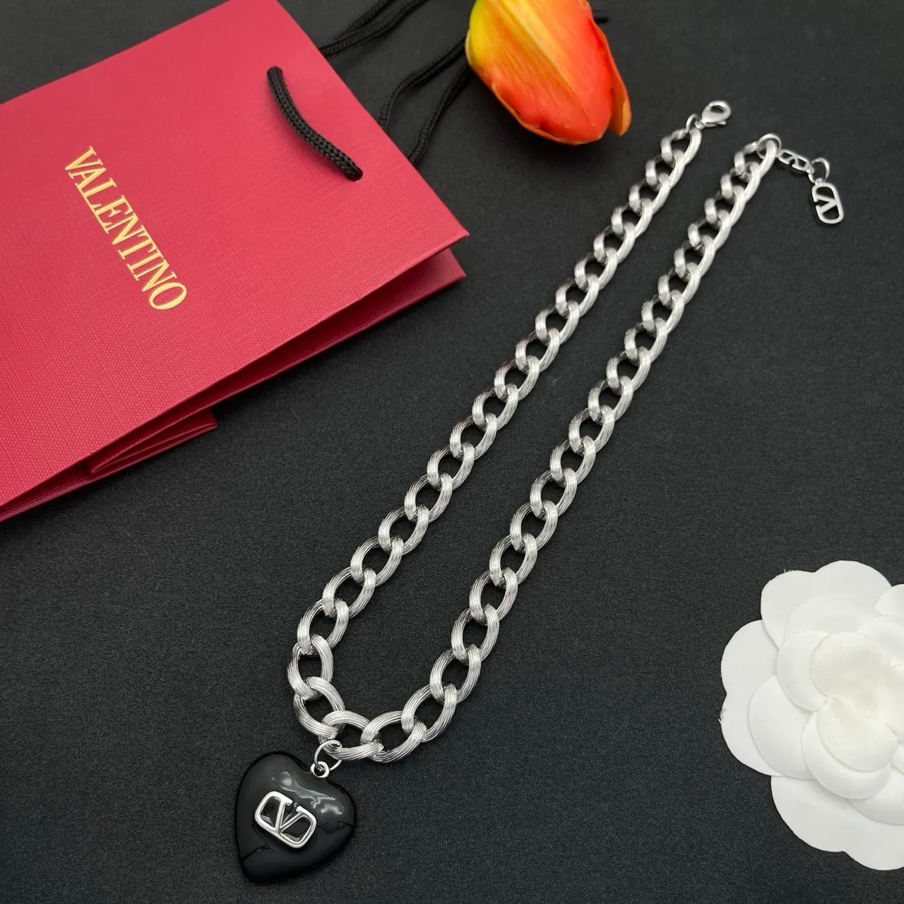 Valentino VLogo Coração Colar Preto Esmaltado Corrente de Prata 7