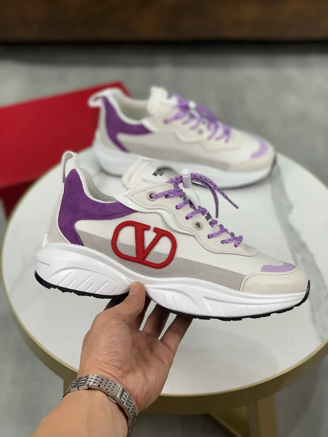 Valentino VLTN বেইজ পার্পল সোল মিক্সড ম্যাটেরিয়াল আপার চাঙ্কি স্নিকার 8