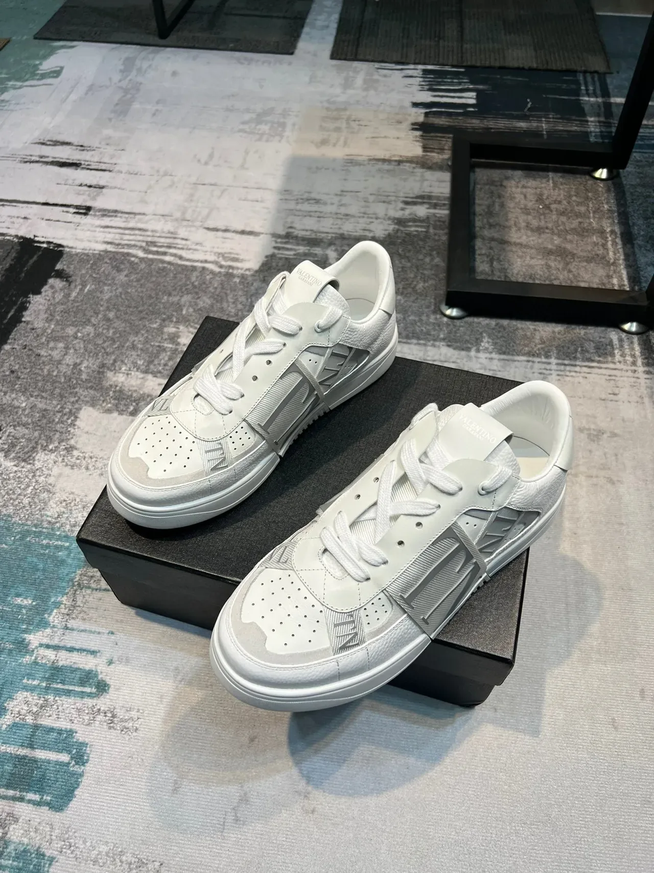 Valentino VLTN Sneaker blanc et gris lifestyle sneakers 5