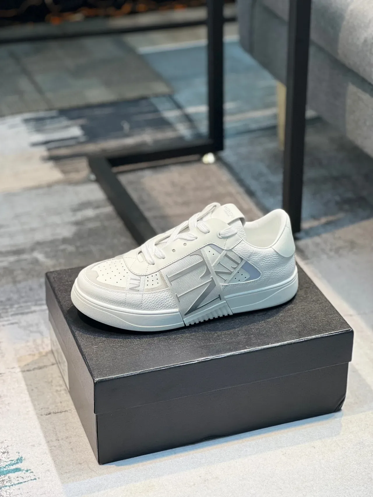 Valentino VLTN Sneaker blanc et gris lifestyle sneakers 9
