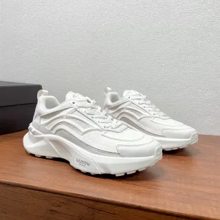 Valentino Zapatillas Blancas Monocromáticas Suela Esculpida Chunky Sneakers