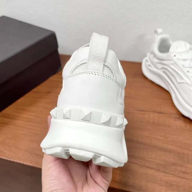Valentino Chaussures Blanches Monochromes Semelle Sculptée Chunky Sneakers 5