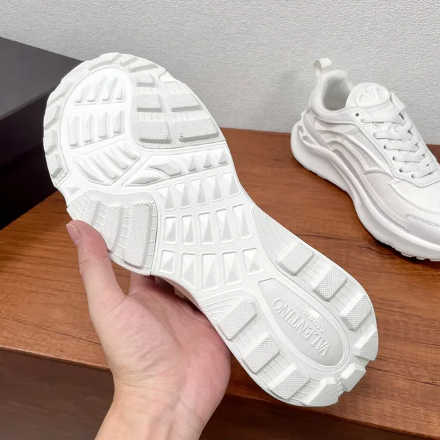 Valentino Chaussures Blanches Monochromes Semelle Sculptée Chunky Sneakers 6