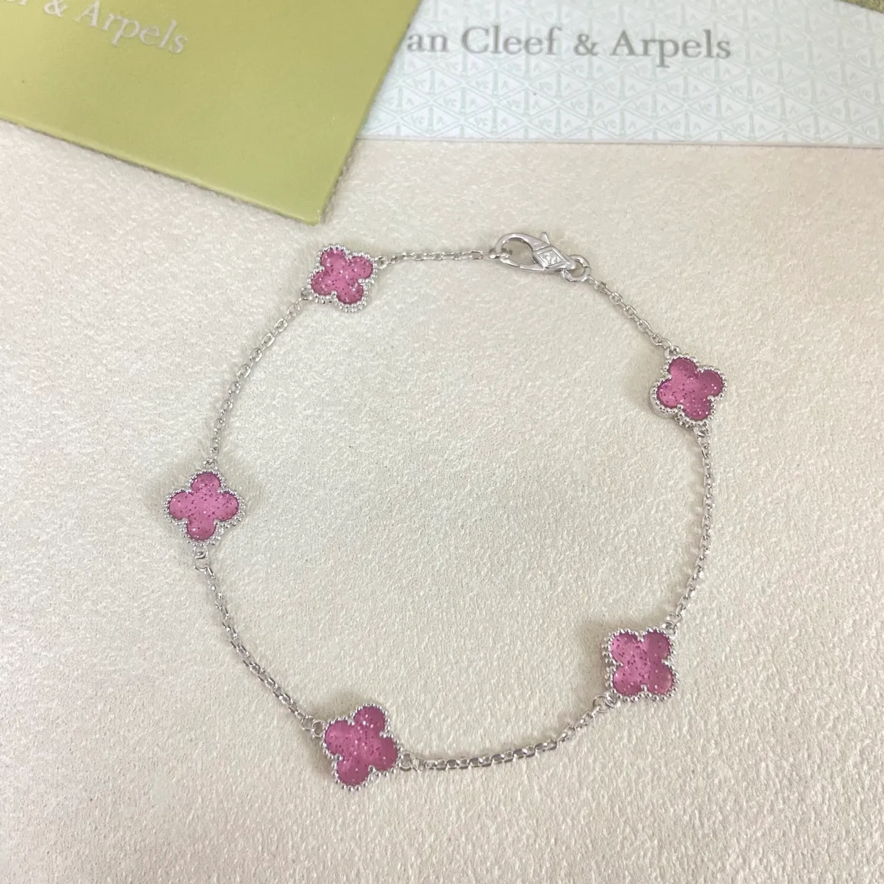 Van Cleef & Arpels Alhambra Five Motif bracelet en émail rose 3