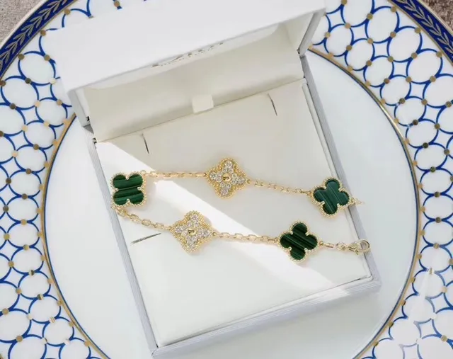 Van Cleef & Arpels Alhambra Or Vert bracelet incrusté de malachite 6
