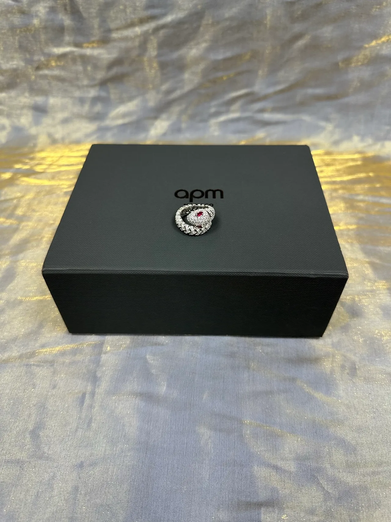 Van Cleef & Arpels Silver Red Coiled Serpent Motif Pavé-Set Diamonds Ring 6