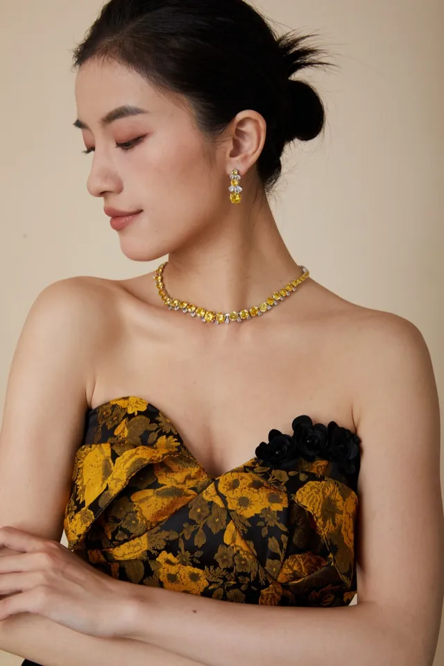 Van Cleef & Arpels قلادة حجر كريم أصفر أبيض طول الشوكر 2