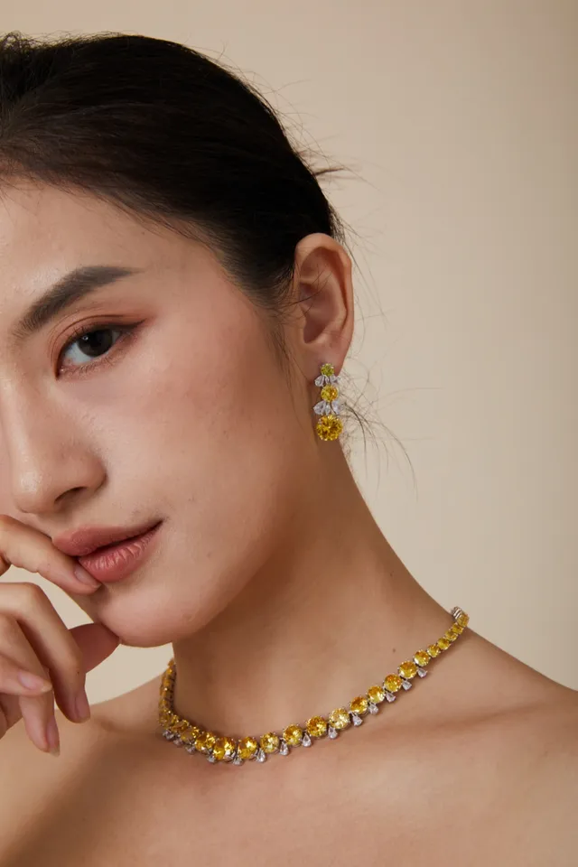 Van Cleef & Arpels قلادة حجر كريم أصفر أبيض طول الشوكر 4