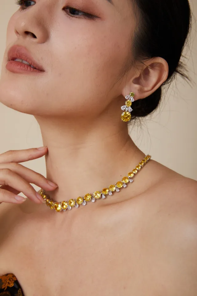 Van Cleef & Arpels قلادة حجر كريم أصفر أبيض طول الشوكر 7
