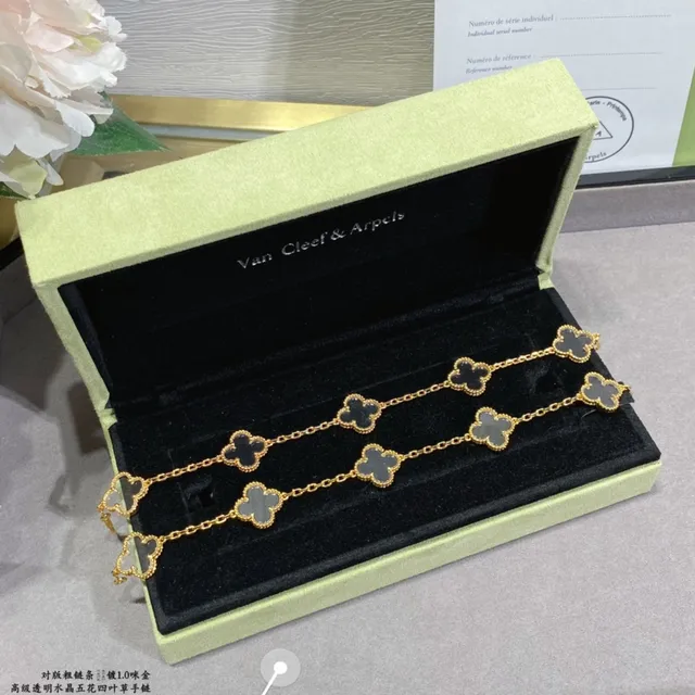 Van Cleef & Arpels Alhambra Cinq motifs Or et Cristal Bracelet 2