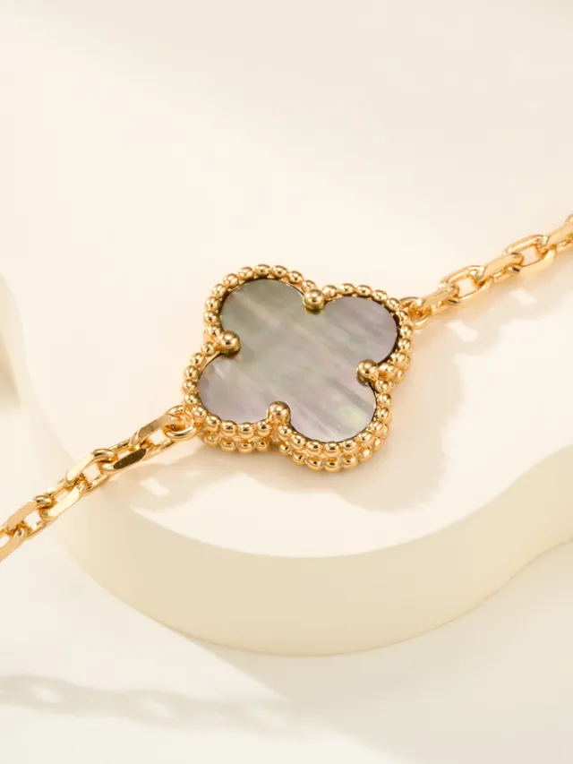 Van Cleef & Arpels Alhambra Cinco Motivo Ouro e Madrepérola Pulseira 4