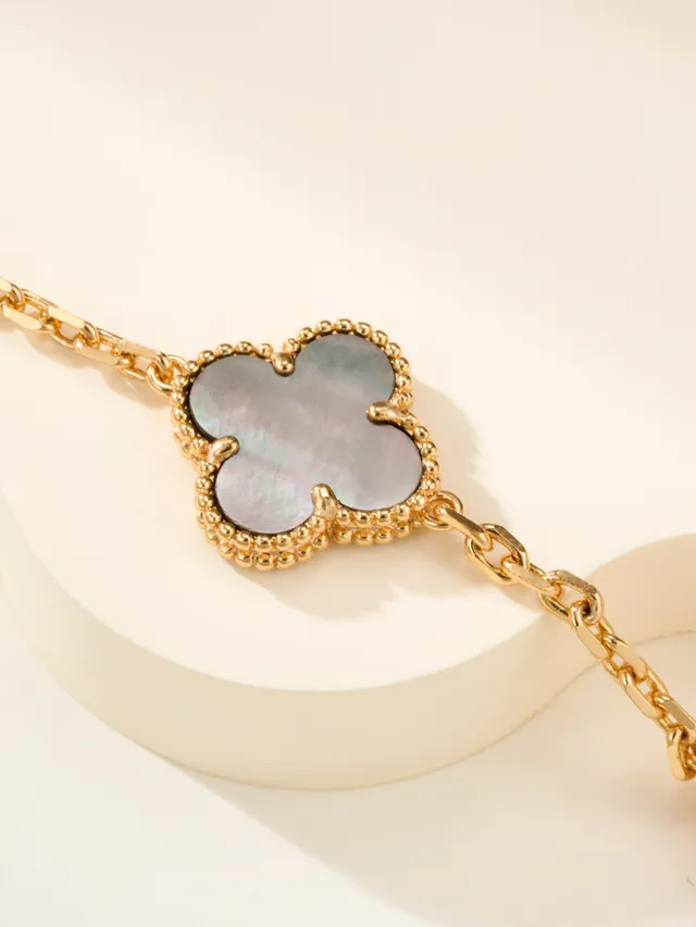 Van Cleef & Arpels Alhambra Cinco Motivo Ouro e Madrepérola Pulseira 5