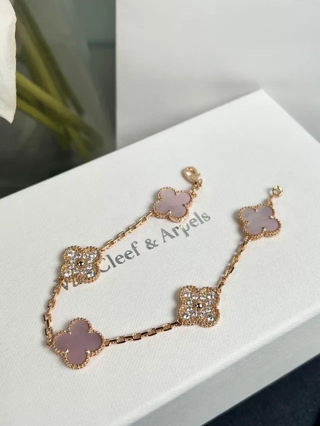Van Cleef & Arpels Alhambra Five Motif Pink Stone and Pavé Crystal pulseira 6