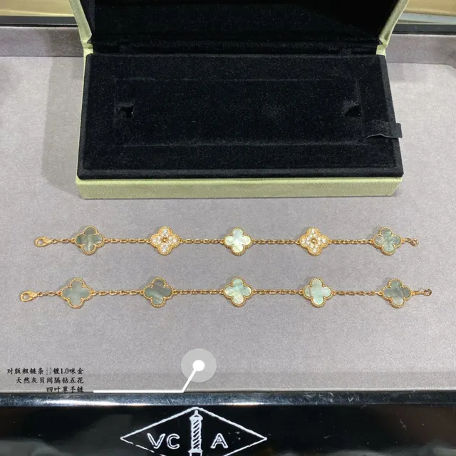 Van Cleef & Arpels Alhambra 四叶草 金色与珍珠母贝手链 4