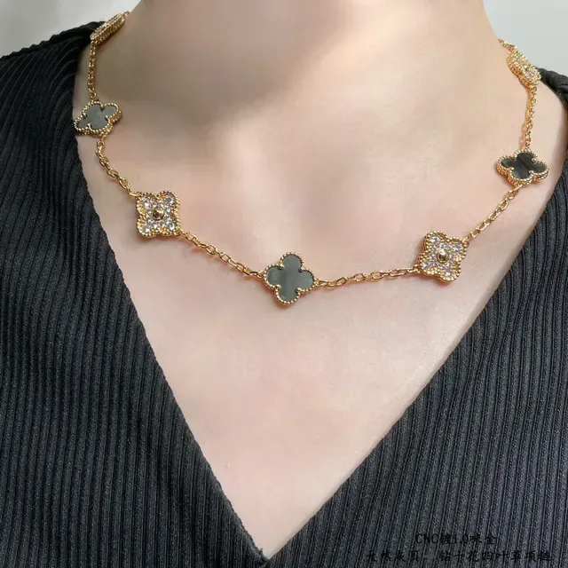Van Cleef & Arpels Alhambra Four-Leaf Clover Mother-of-Pearl and Pavé Necklace 8