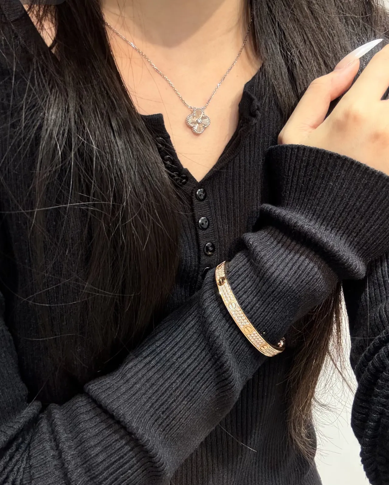 Van Cleef & Arpels Alhambra Four-Leaf Clover Pendant Necklace 8