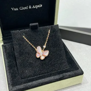 Van Cleef & Arpels Papillon Butterfly قلادة وردية أم الرزة وماس