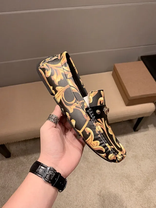 Moccasins Versace avec impression baroque et médaillon Médusa 8