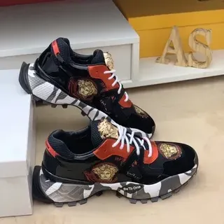 Versace काला लाल प्लेटफॉर्म सोल मेड्यूसा हेड एम्ब्लम चंकी स्नीकर