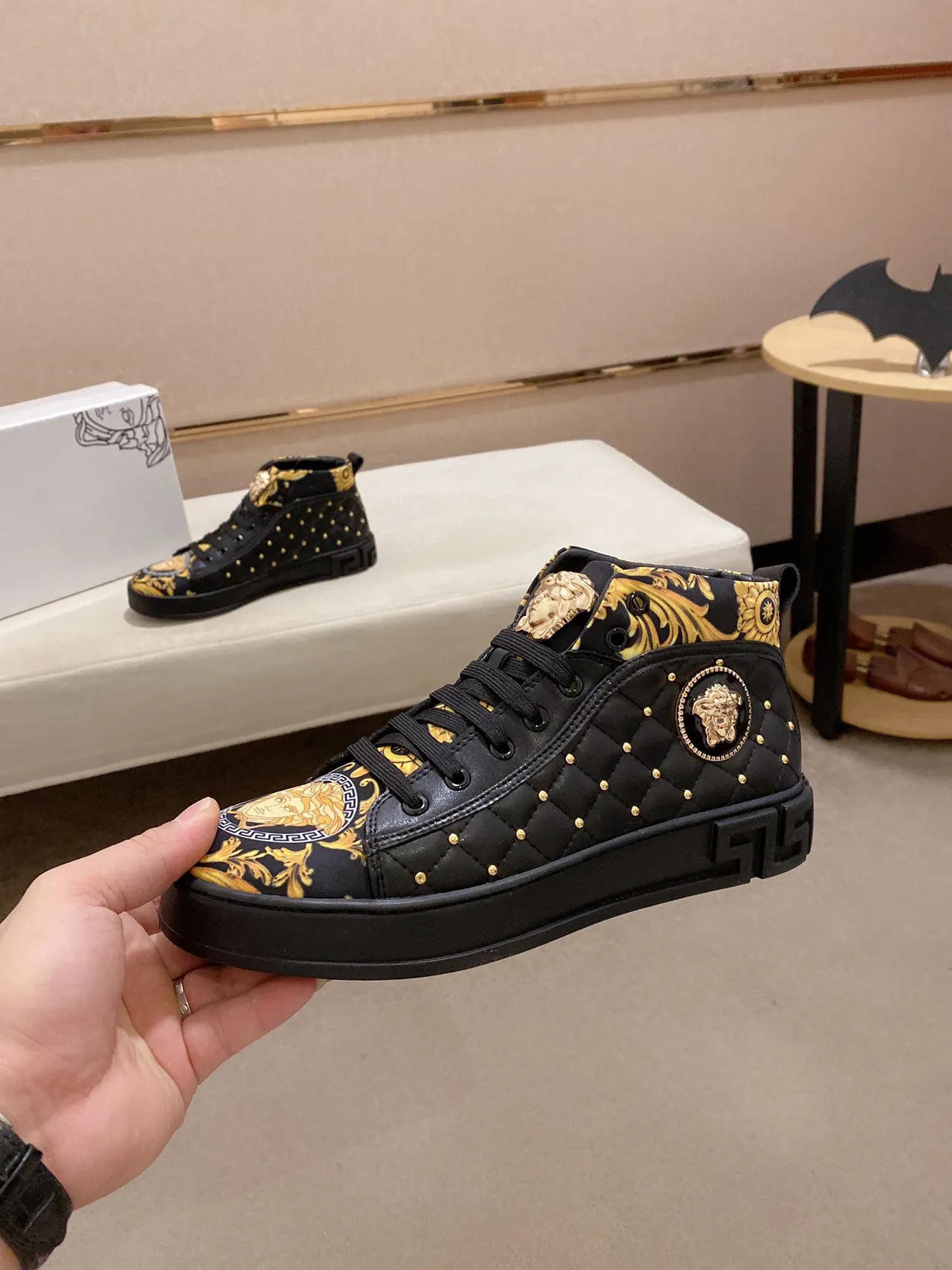 Versace Chain Reaction Noir et Or Impression Barroque Sneakers Lifestyle 8