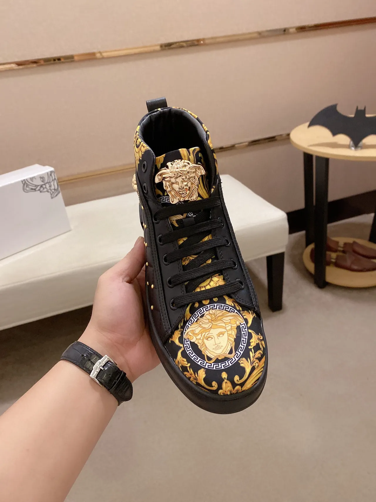 Versace Chain Reaction Noir et Or Impression Barroque Sneakers Lifestyle 9