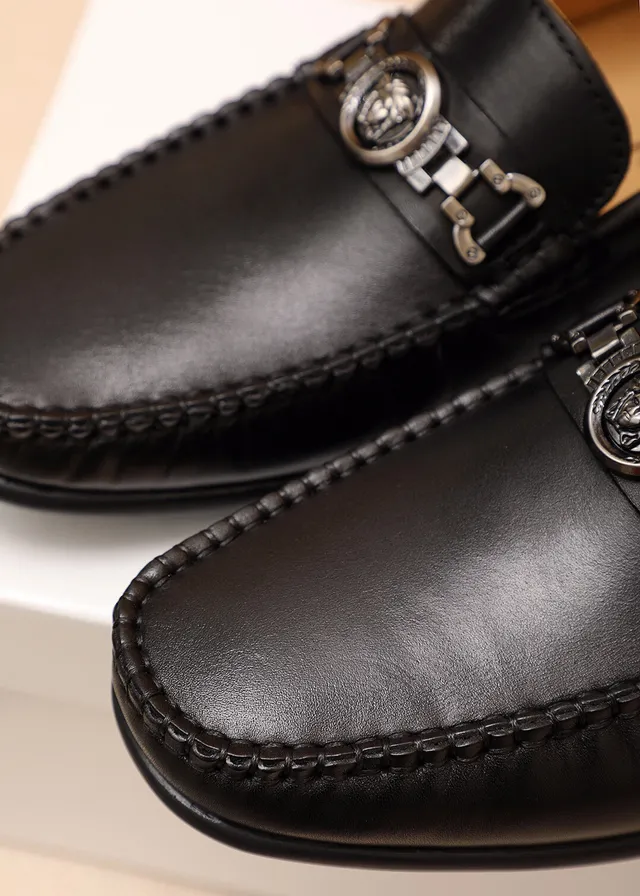 Versace Chain Reaction Medusa Head mocassins de couro 12