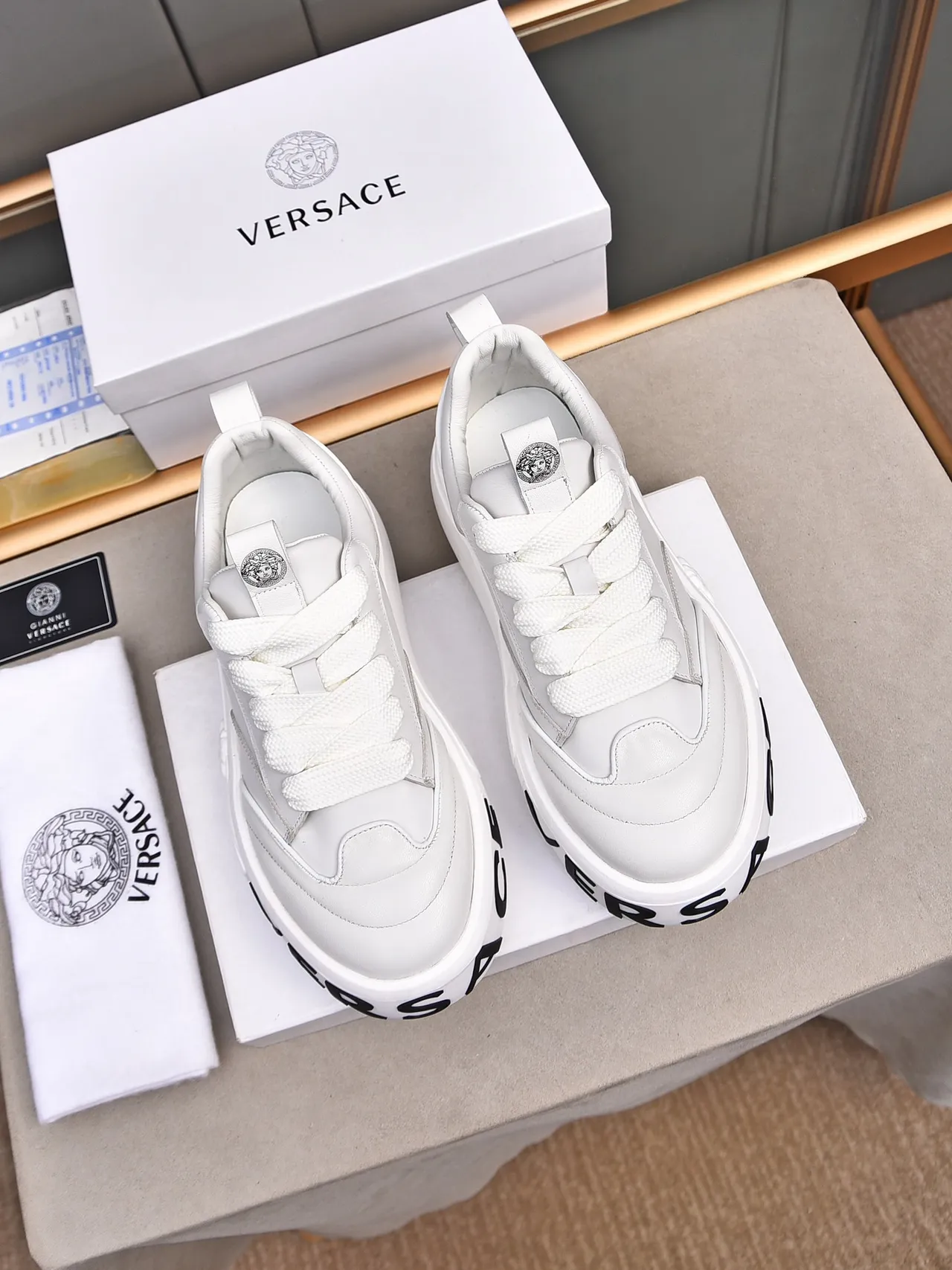 Versace تفاعل السلسلة أبيض Medusa نقش أسلوب الحياة أحذية رياضية 3