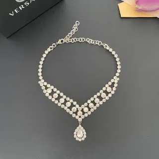 Versace Collar Choker V-Bib con cristales incrustados