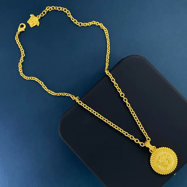 Versace Medusa Head Motif collier en or 4