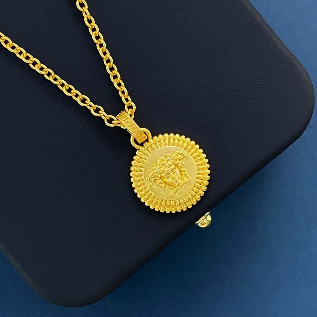 Versace Medusa Head Motif collier en or 5