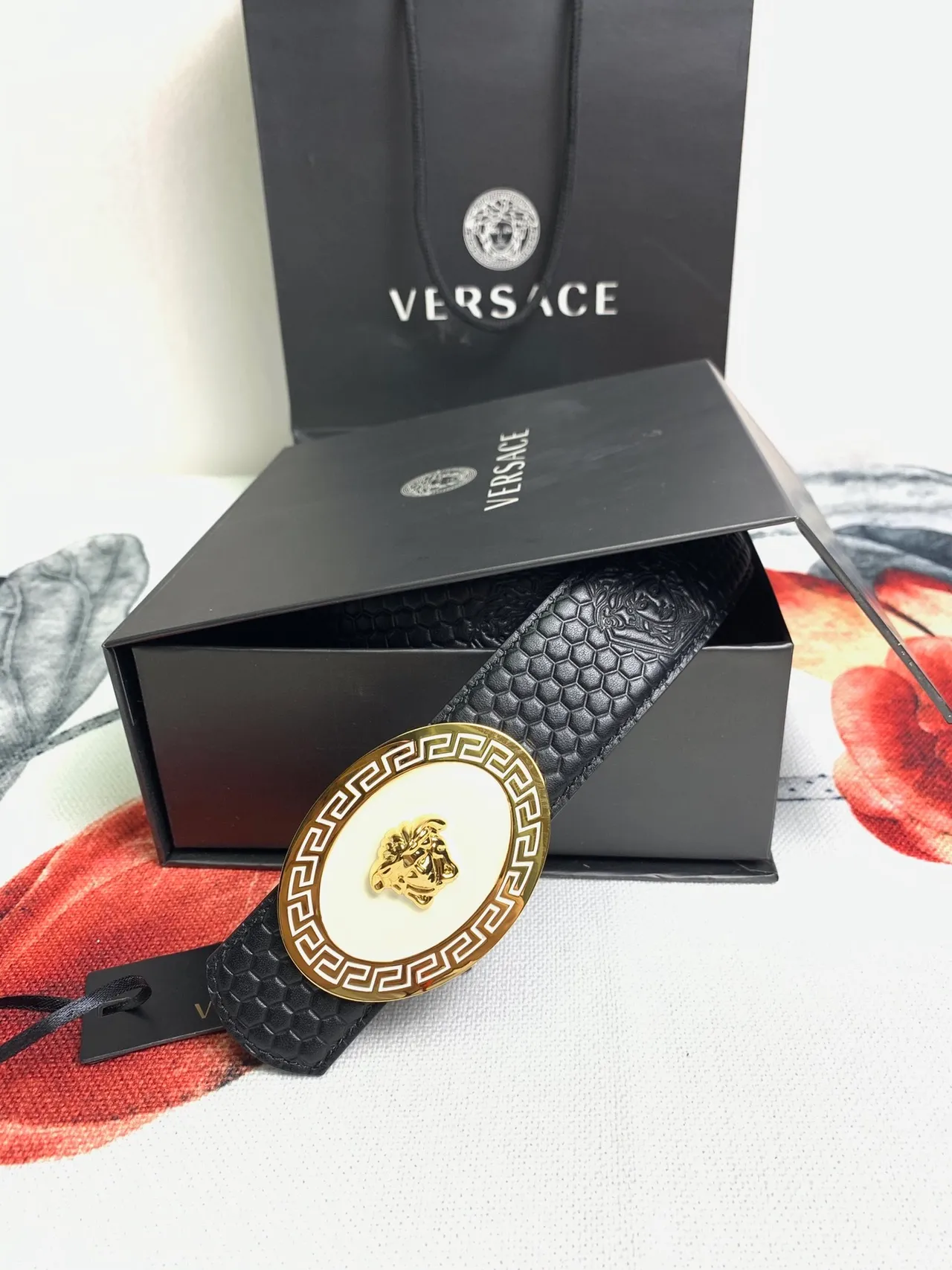 Versace Greca Medusa काला छह भुजों वाला चमड़े का बेल्ट 2