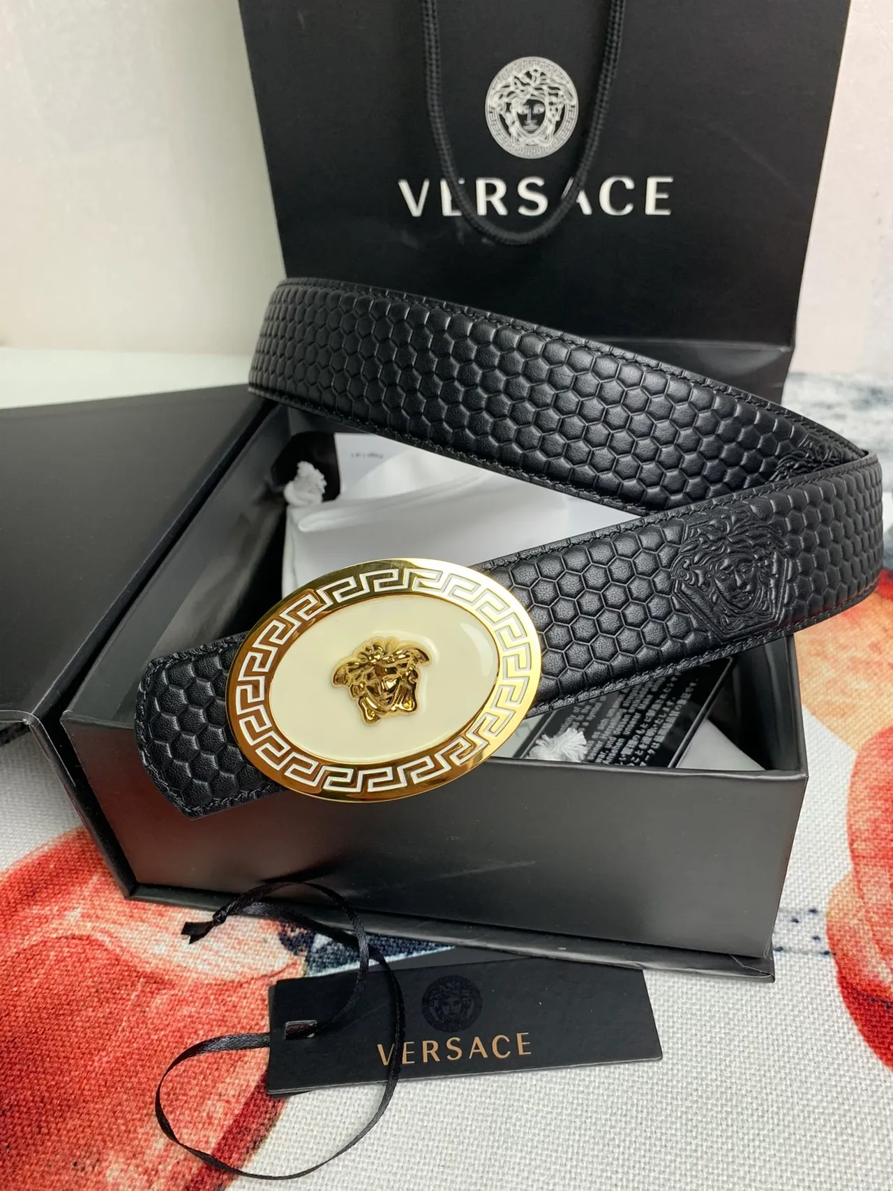 Versace Greca Medusa काला छह भुजों वाला चमड़े का बेल्ट 8