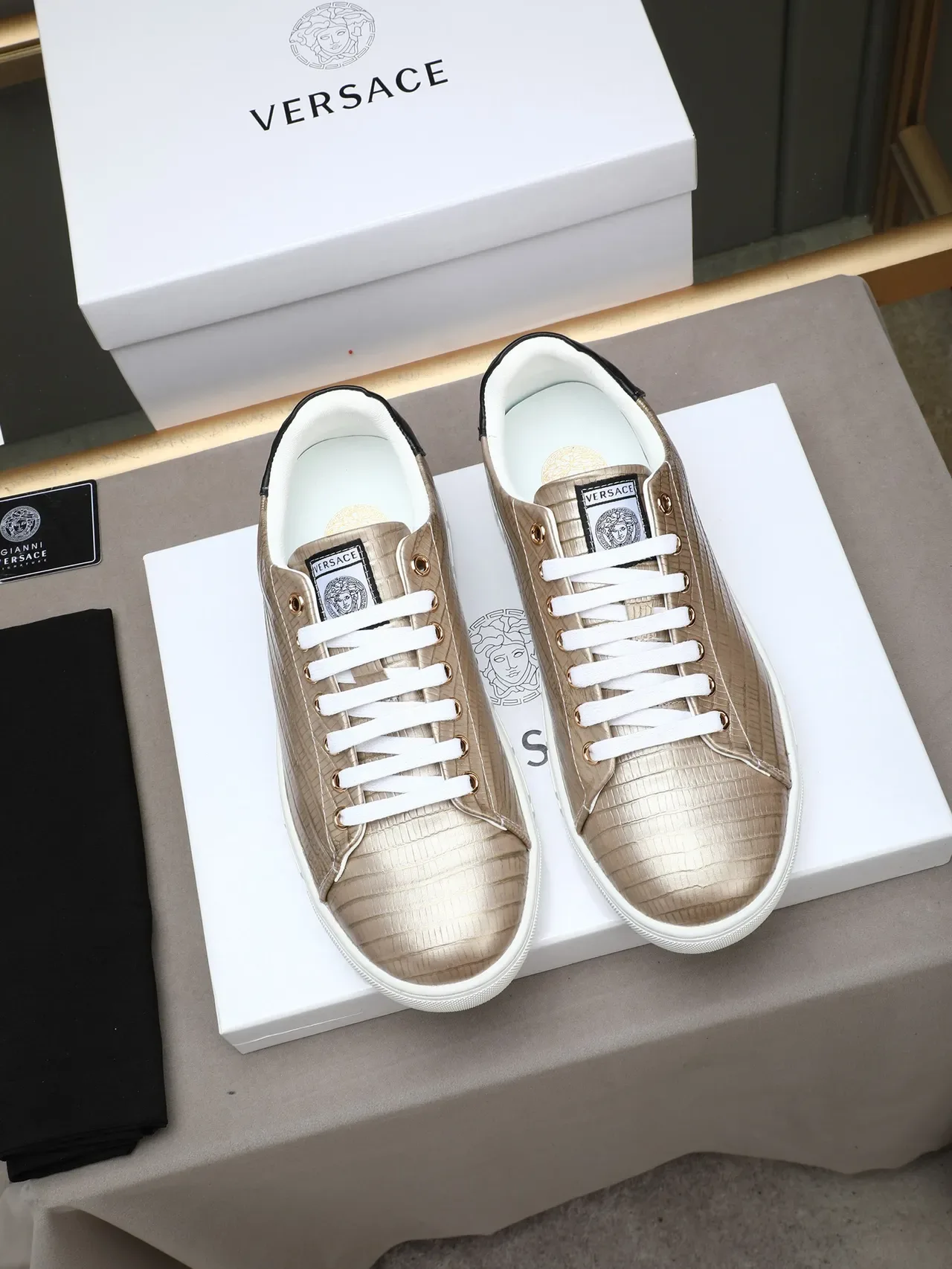 Versace Greca Odissea Beige Cuir Texturé Lifestyle Sneakers 2