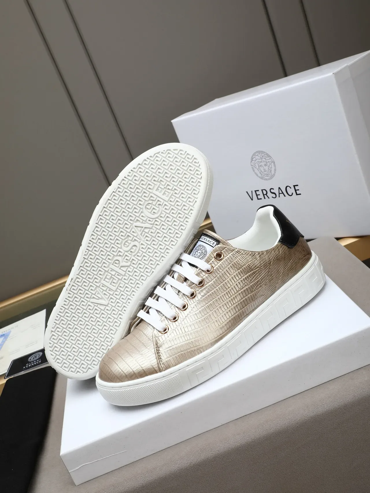 Versace Greca Odissea Beige Cuir Texturé Lifestyle Sneakers 4
