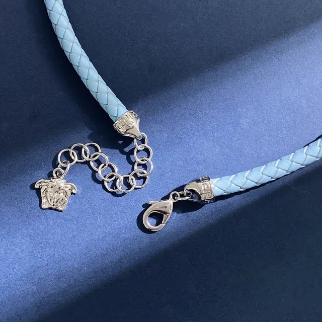 Versace Medusa أزرق أحمر حبل مضفر ميداليون مينا قلادة 4