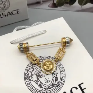 Versace Medusa Crystal-Embellished Gold-Tone Brooch