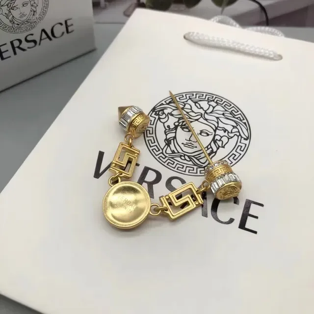 Versace Medusa Crystal-Embellished Gold-Tone Brooch 4
