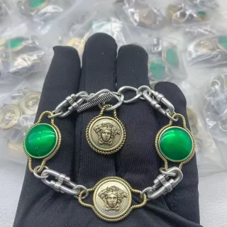 Versace Medusa Head हरे कबोचन मिक्स्ड मेटल ब्रेसलेट