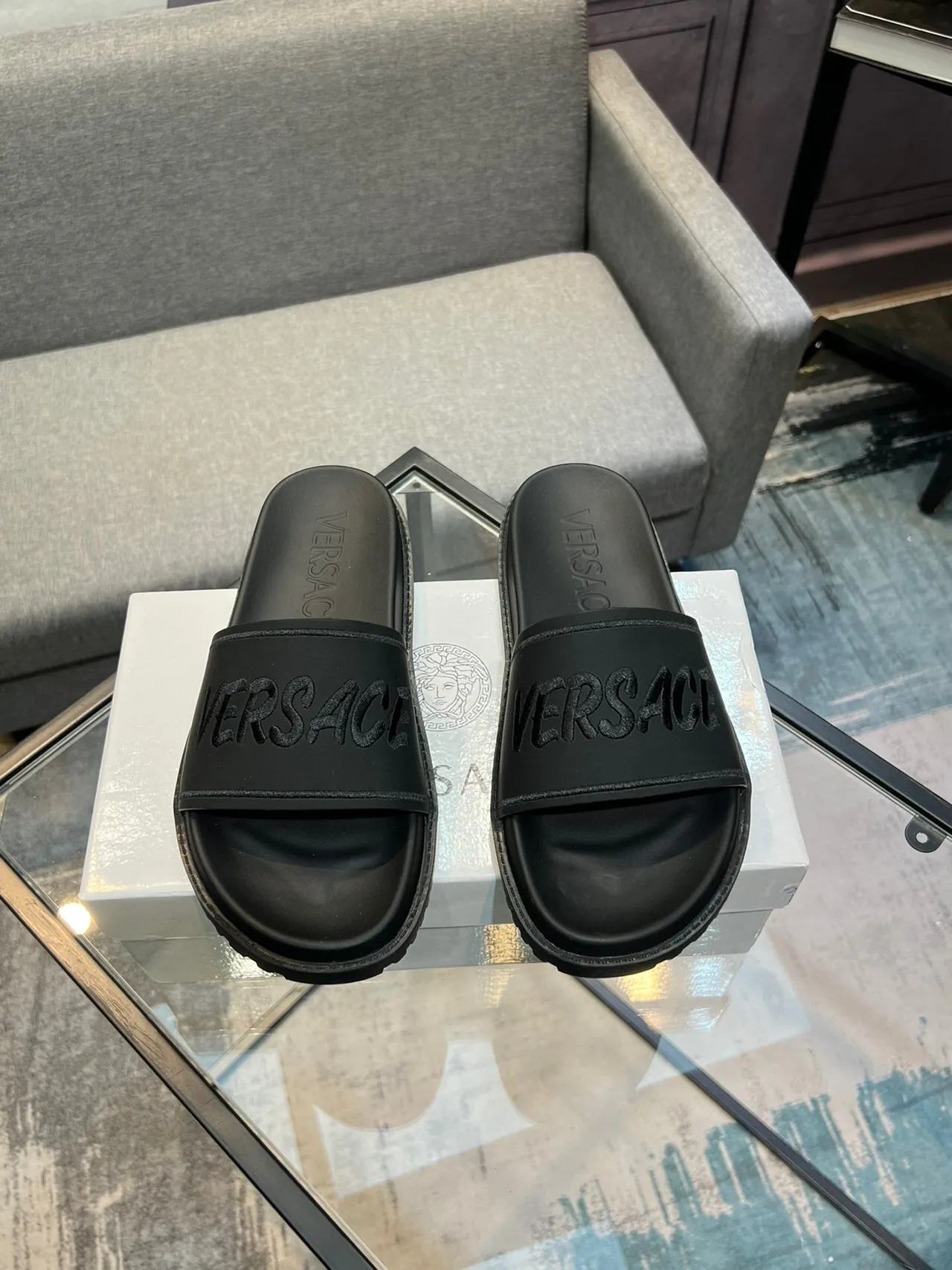 Versace Odissea 黑色模制橡胶拖鞋 2