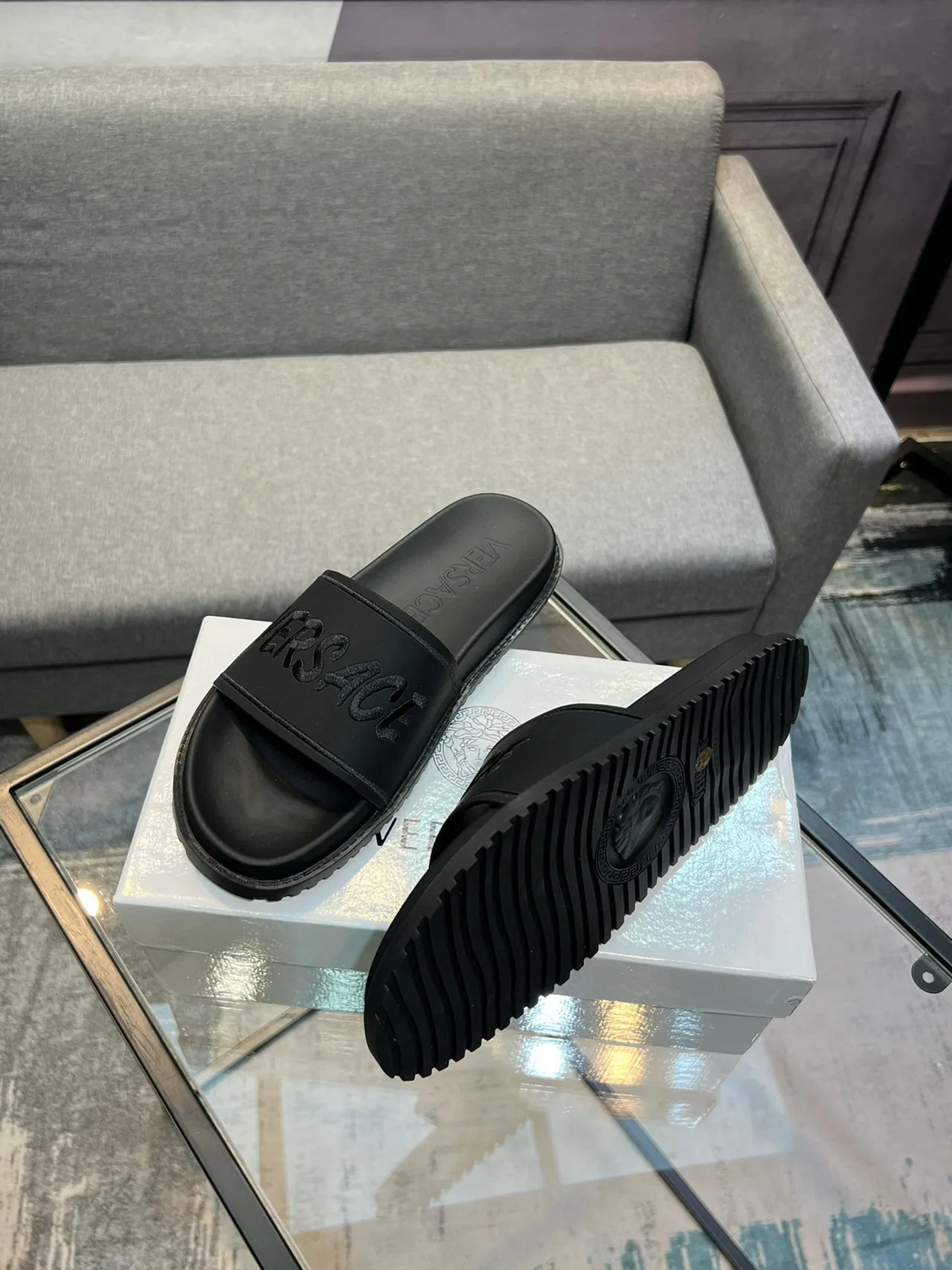 Versace Odissea 黑色模制橡胶拖鞋 4