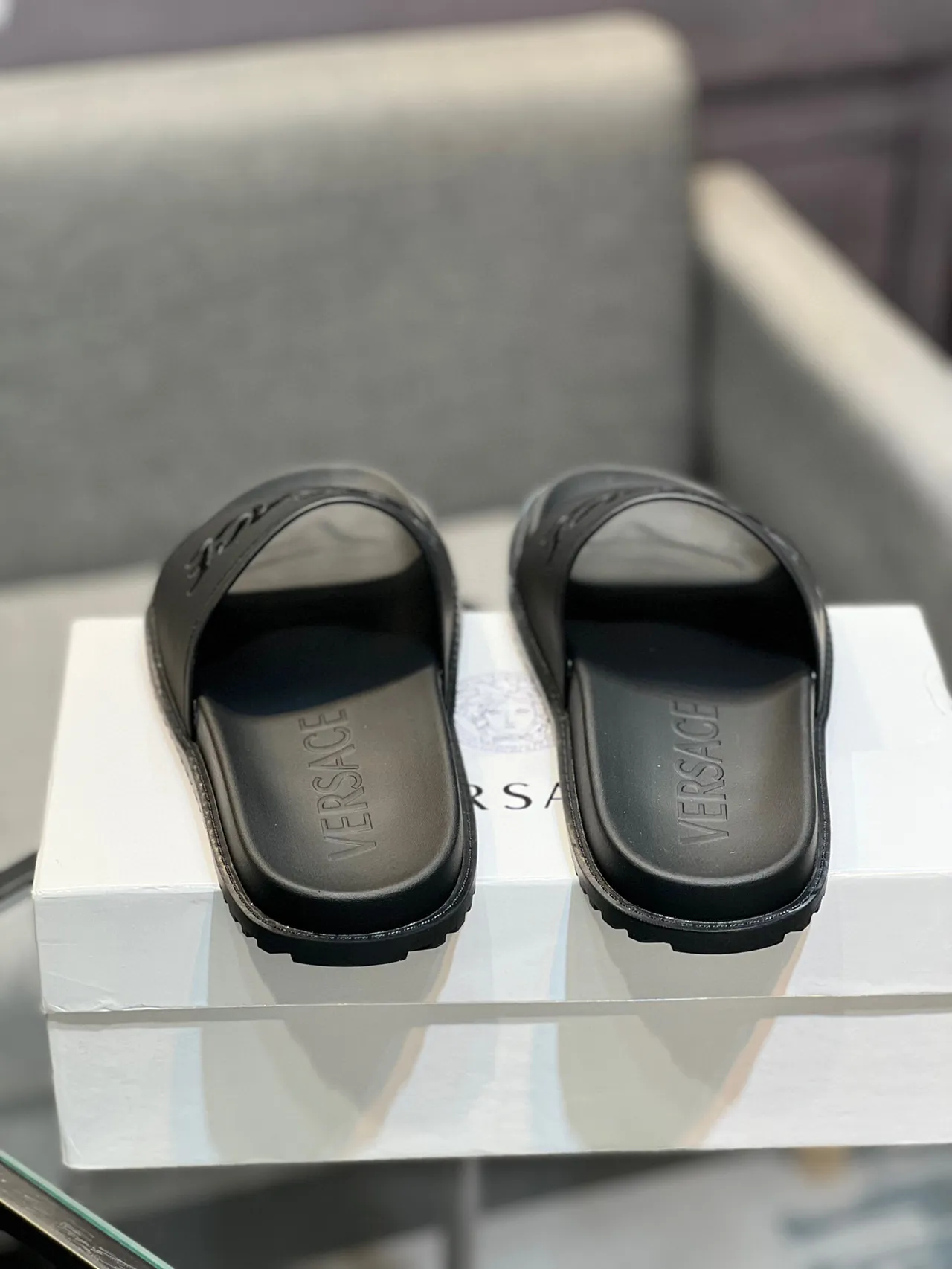Versace Odissea 黑色模制橡胶拖鞋 8