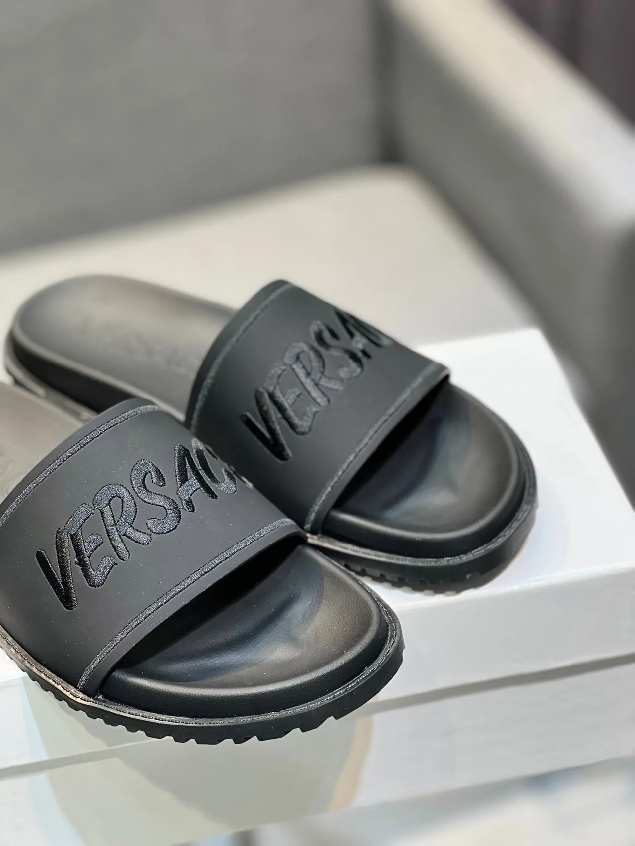 Versace Odissea 黑色模制橡胶拖鞋 9