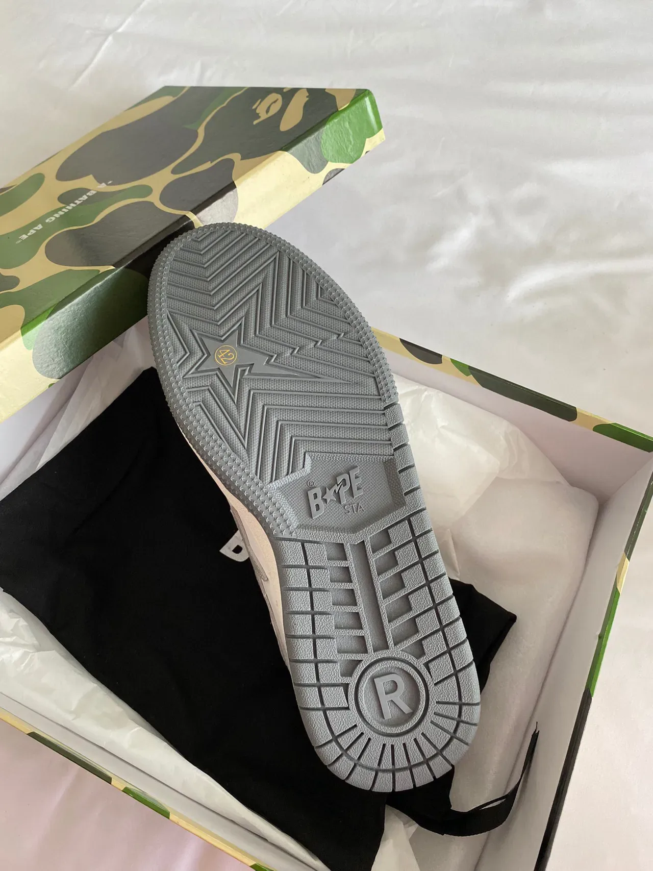 A Bathing Ape BAPE STA Sneakers Lifestyle Blanc et Gris 2