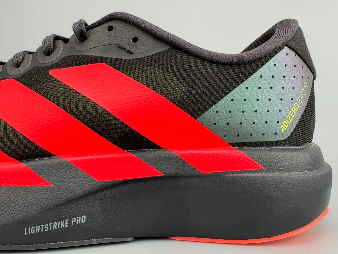 Adidas Adizero Evo SL Zapatos de correr negros rojos 3