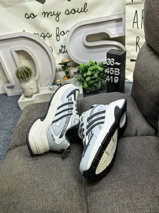 Adidas Black Beige Midsole Mesh And Synthetic Overlay Upper Chunky Sneakers 15